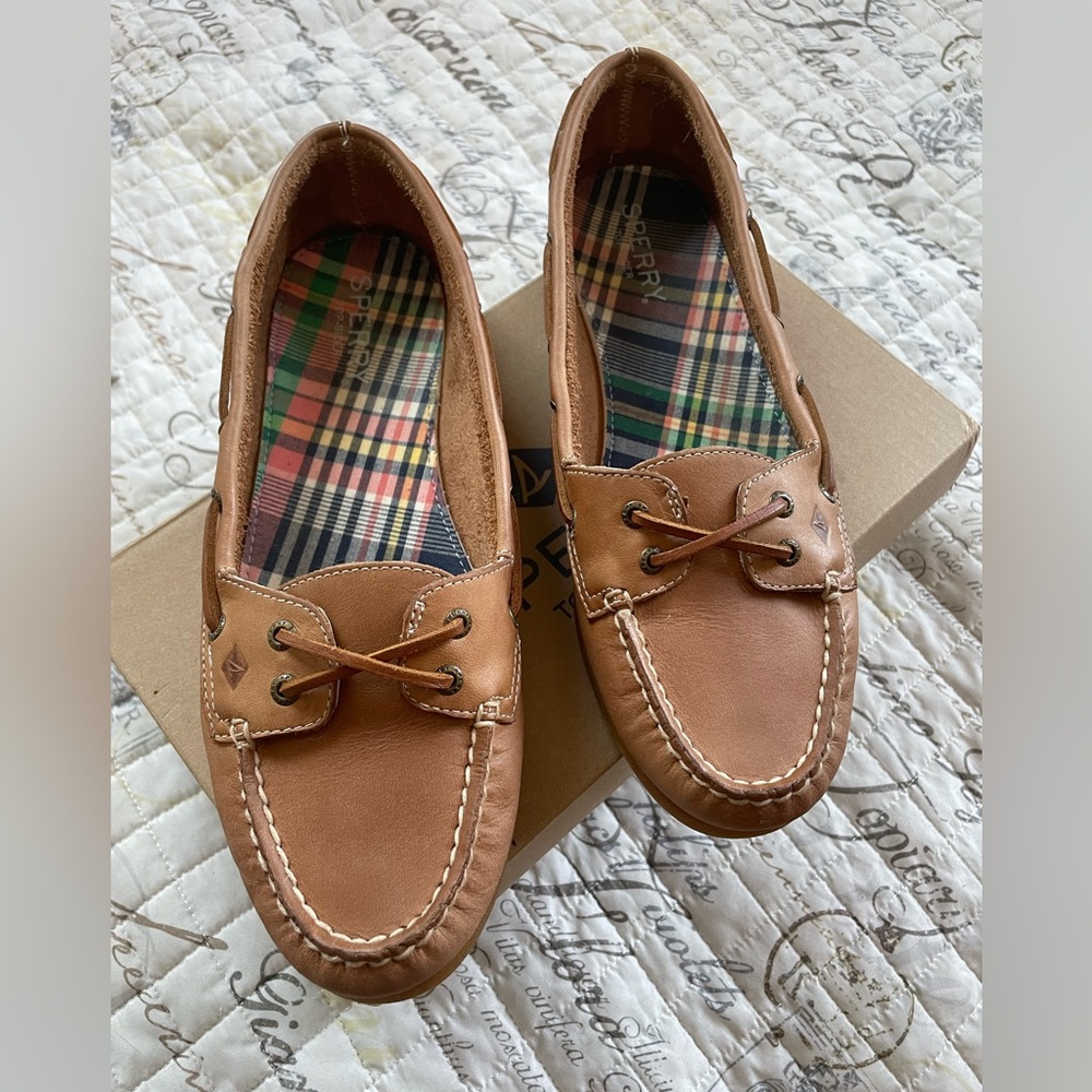 Women’s SPERRY shoes